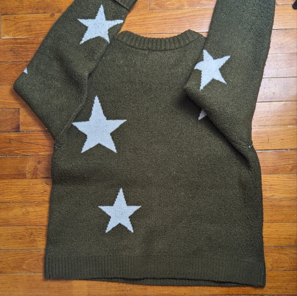 Green Vigoss Star Sweater - Picture 2 of 3
